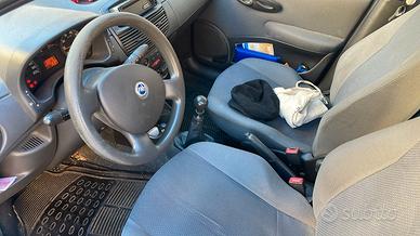FIAT PUNTO 2004