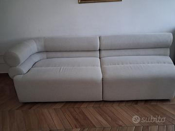 Divano  quattro posti