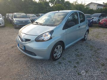 Toyota Aygo 1.0 12V VVT-i 5 porte Sol