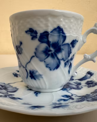 Tazzine da caffè Rchard  Ginori decoro rose blu