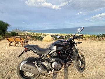 Ducati Monster 821