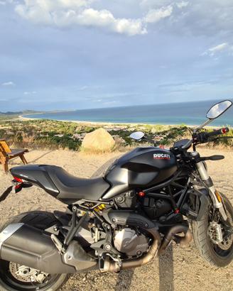 Ducati Monster 821