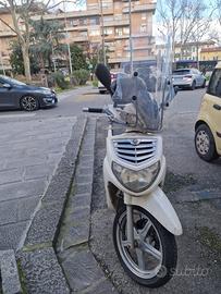 SYM HD 200 EVO 32.500 km