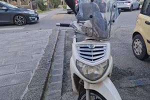 SYM HD 200 EVO 32.500 km