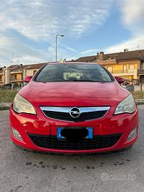 Opel Astra J 2010 - 275.000 Km