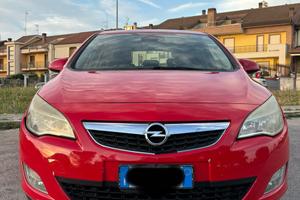 Opel Astra J 2010 - 275.000 Km
