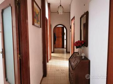 Via d'antona quadrilocale con posto auto