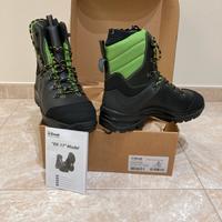 Scarpone forestale per motosega