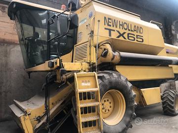 Trattore mietitrebbia new holland tx 65