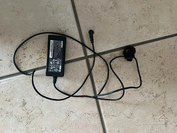 Alimentatore HIPRO HP-A0301R3 19V 1,58A 30W