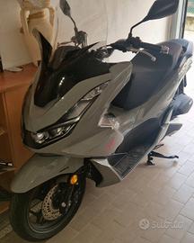 Honda PCX 125 grigio perla