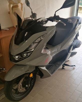 Honda PCX 125 grigio perla