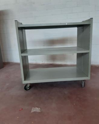carrello in lamiera con grandi ruote robuste