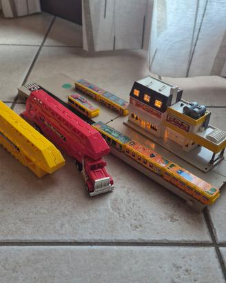 lotto micromachines stazione gas basi e camion