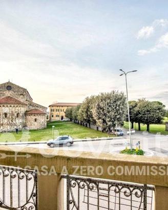 Appartamento di 153 m² con più di 5 locali e box a