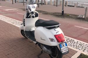 Vespa 300 GT S