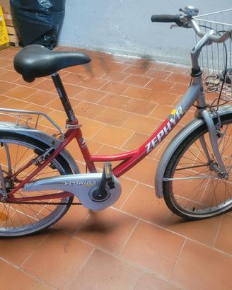 BICICLETTA DONNA CON CESTINO