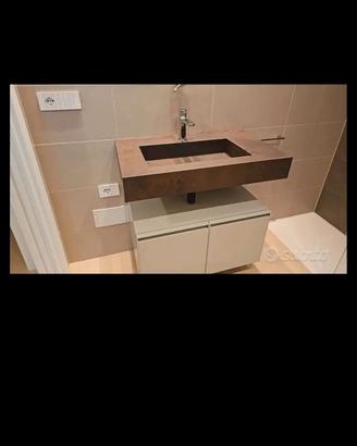 mobile bagno nuovo di 10 giorni mai  utilizzato 