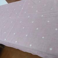 Antica tovaglia rosa con ricamo a mano