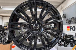Cerchi nuovi in lega Range rover sport raggio 22