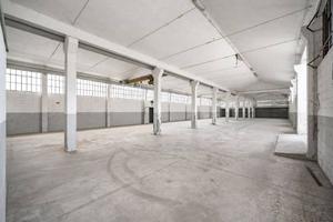 Immobile di 775 m² con 4 locali a Calolziocorte