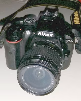 Reflex Nikon d5300 + obiettivo 18-55mm