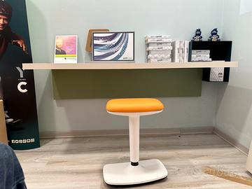 Scrivania sospesa Moretti Compact