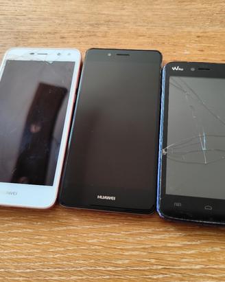 3 Telefoni Rotti non funzionanti, RICAMBIO.