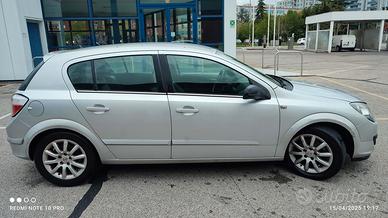 Opel Astra H