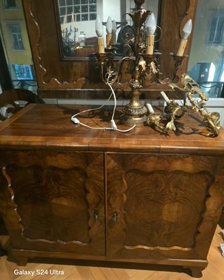 credenza biedermeier con specchiera. 