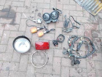 CB 750 92 : faro centralina km pinza pompa frecce