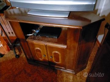 Mobile in legno porta TV ad angolo