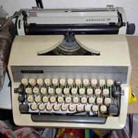 macchina da scrivere antica