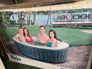 Jacuzzi Piscina esterno e interno