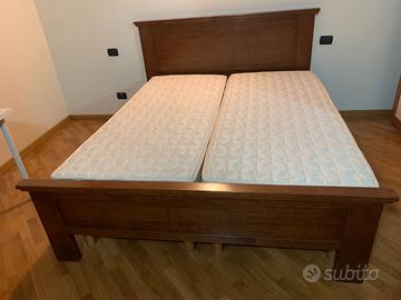 Letto, comò e comodini
