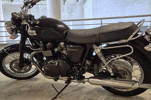 Triumph Bonneville T100 Black