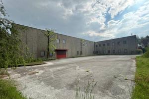 Immobile di 3100 m² con 5 locali a Merone