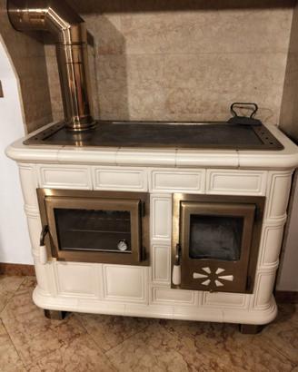 Cucina Economica -Stufa a legna in Maiolica Ollare