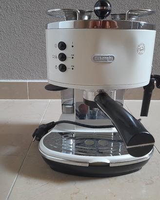 macchinetta del caffè De Longhi