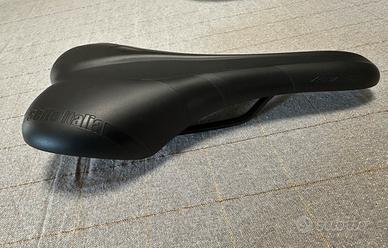Sella bici  MTB  e touring Selle italia xbase