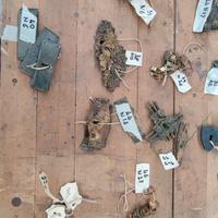 Ferramenta varia per mobili antichi, 