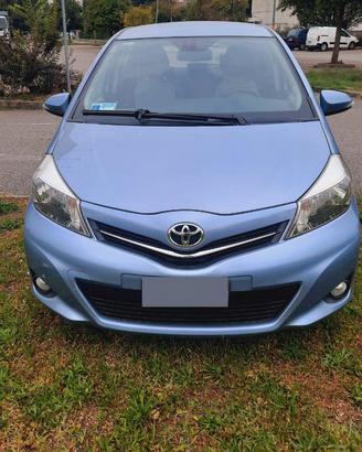 Toyota yaris 1.3 Lounge