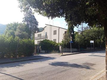 Villa di 98 m² con 4 locali a Spoleto