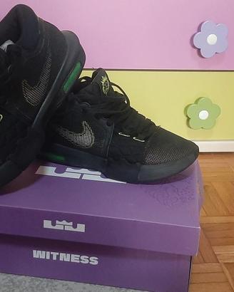 SCARPE LEBRON JAMES