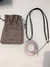 Collana lunga con cerchio