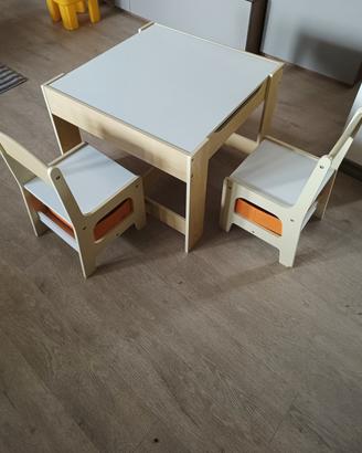 tavolino in legno con lavagna + 2 sedie