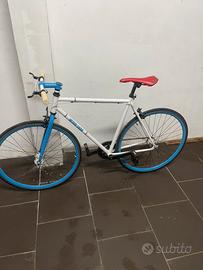 Bicicletta scatta fisso