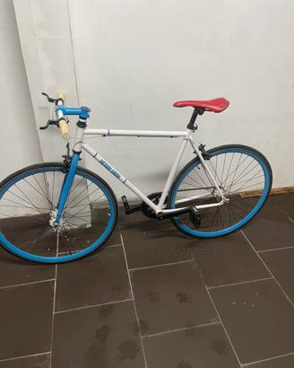 Bicicletta scatta fisso