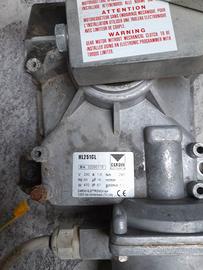 Motorino  x cancelli a battente