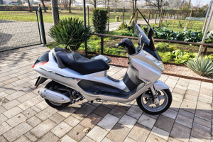 Piaggio X8